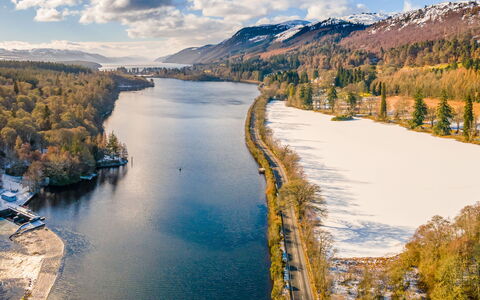 Strone Cottage: Water, Water Resources, Body Of Water, Nature, Natural Landscape, Watercourse, Waterway, Channel, Bank, Landscape