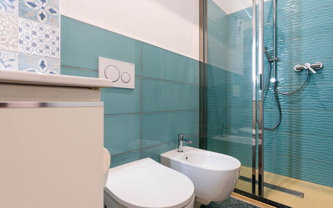 Central Home Sanremo: Building, Apartment, City, Residential Area, Architecture, Neighbourhood, Condominium, Metropolitan Area, Balcony