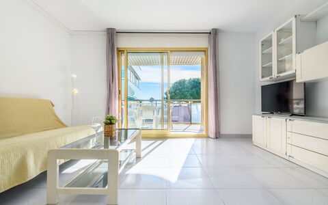 Cambrils Park C: Swimming Pool, Resort, Shade, Estate, Condominium, Hotel, Landscaping, Hacienda, Villa