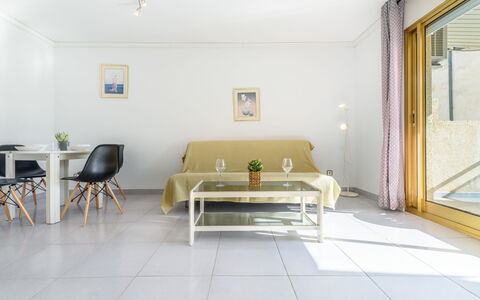 Cambrils Park C: Swimming Pool, Resort, Shade, Estate, Condominium, Hotel, Landscaping, Hacienda, Villa