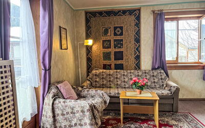 Wieshammer 12.1: Furniture, Interior Design, Wood, Flooring, Floor, Couch, Room, Living Room, Lighting, Home