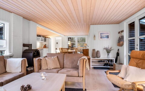 Peadda - 300M from the Sea: Interior Design, Furniture, Flooring, Wood, Ceiling, Floor, Wood Flooring, Living Room, Couch, Room