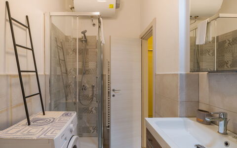 La Terrazza di Alessia e Luca: Flooring, Interior Design, Floor, Plumbing Fixture, Bathroom, Sink, Room, Tap, Bathroom Sink, Plumbing