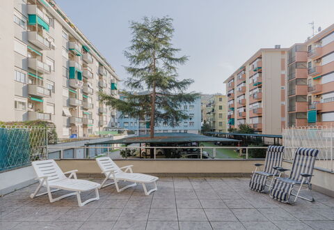 La Terrazza di Alessia e Luca: Building, Apartment, Residential Area, Neighbourhood, Condominium, Balcony, Urban Design, Human Settlement, Composite Material