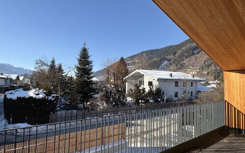 Glacier Loft Kitzsteinhorn 1: Wood, Winter, Plank, Balcony, Mountain Village, Glacial Landform, Freezing, Siding, Snow, Alps