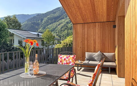 Glacier Loft Kitzsteinhorn 1: Mountain Range, Hardwood, Eco Hotel, Wood Stain, Balcony, Valley, Design, Porch, Plank, Plywood