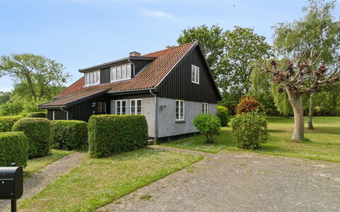 Siegfried - 100M from the Sea: Grass, Grassland, Land Lot, Cottage, Rural Area, Meadow, Garden Buildings, Garden, Shed