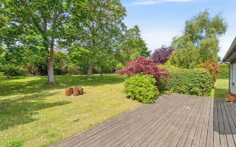 Siegfried - 100M from the Sea: Grass, Grassland, Land Lot, Cottage, Rural Area, Meadow, Garden Buildings, Garden, Shed
