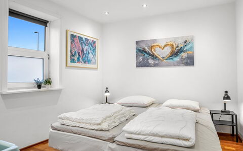 Elene - from the Sea: Bed, Bedroom, Interior Design, Floor, Bedding, Bed Sheet, Flooring, Furniture, Ceiling, Linens