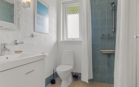 Answald - 250M from the Sea: Bathroom, Plumbing Fixture, Bathroom Sink, Wall, Flooring, Interior Design, Floor, Sink, Toilet, Toilet Seat