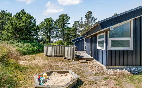 Erle - 990M from the Sea: Blue, Shrub, Cottage, Groundcover, Garden, Estate, Shade, Landscaping, Farmhouse, Eco Hotel