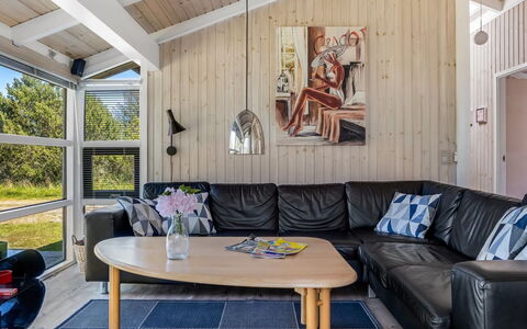 Erle - 990M from the Sea: Wood, Home, Door, Ceiling, Cottage, Living Room, Hardwood, Wood Stain, Wood Flooring, Siding