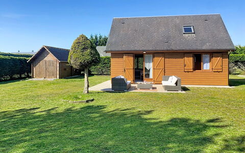 Le Chalet: Roof, Cottage, House, Home, Garden Buildings, Lawn, Garden, Farmhouse, Backyard, Yard