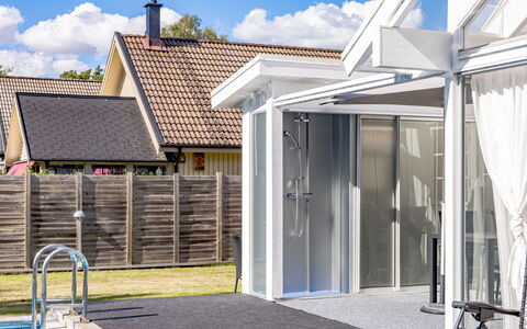 Skreanäs: Door, Home, Composite Material, Shade, Design, Yard, Outdoor Structure, Siding, Porch, Deck