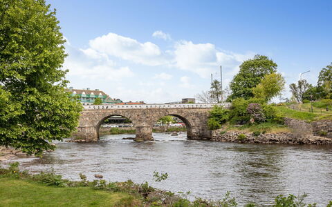 Skreanäs: Bridge, Water Resources, Water, Body Of Water, Waterway, Watercourse, Arch Bridge, Aqueduct, Rock