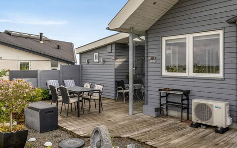 Tofan - 75M from the Sea: Blue, Cottage, House, Home, Farmhouse, Estate, Siding
