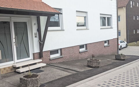 Helfrichs Ferienwohnung: Furniture, Wood, Interior Design, Flooring, Floor, Chair, Room, Ceiling, Living Room, Apartment