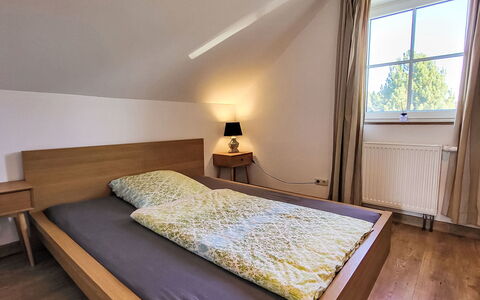 Kallinchen am Motzener See: Bed, Bedroom, Interior Design, Wood, Flooring, Floor, Bedding, Bed Sheet, Furniture, Room