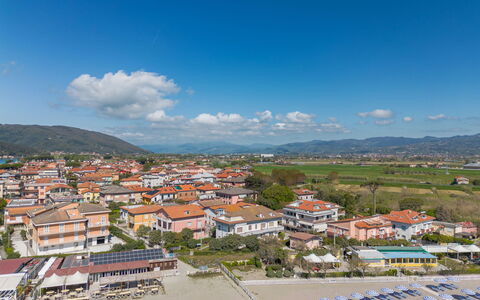 Brezza sul Mare: Town, Residential Area, House, Coast, Sea, Beach, Shore, Seaside Resort, Suburb, Resort