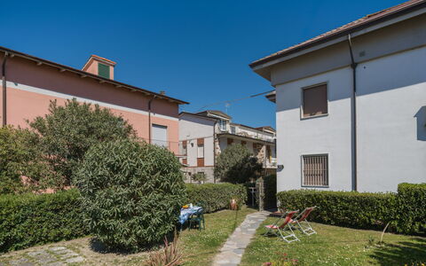 Brezza sul Mare: Residential Area, Shrub, House, Neighbourhood, Home, Human Settlement, Garden, Suburb, Yard, Hedge