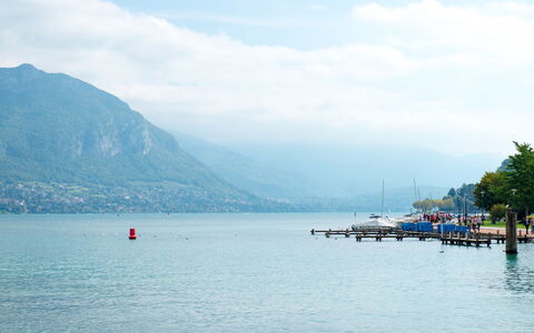 Villa Bocchi: Water, Mountainous Landforms, Body Of Water, Water Resources, Mountain, Watercourse, Waterway, Hill, Coastal And Oceanic Landforms, Lake