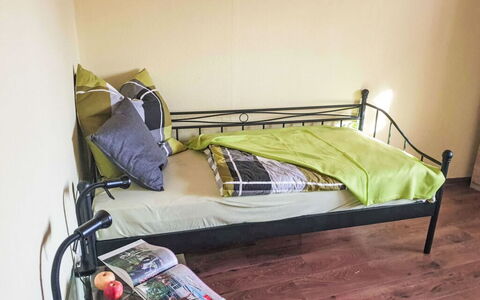 Tinkerhof Stahlhut: Furniture, Flooring, Bed, Floor, Wood, Bedroom, Bed Frame, Interior Design, Bedding, Wood Flooring