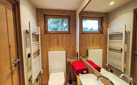 Tiny House Cottage Herbert: Flooring, Interior Design, Wood, Floor, Ceiling, Room, Furniture, Wood Stain, Hardwood, Home