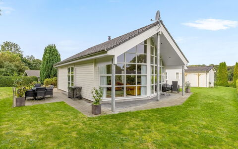 Elizabeth - 175M from the Sea: Garden, Lawn, Cottage, Estate, Yard, Landscaping, Farmhouse, Driveway, Garden Buildings, Backyard