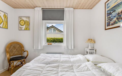 Elizabeth - 175M from the Sea: Bedroom, Bed, Wood, Interior Design, Furniture, Bed Sheet, Floor, Bedding, Ceiling, Linens
