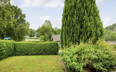 Elizabeth - 175M from the Sea: Residential Area, Roof, Suburb, Driveway, Estate, Chimney