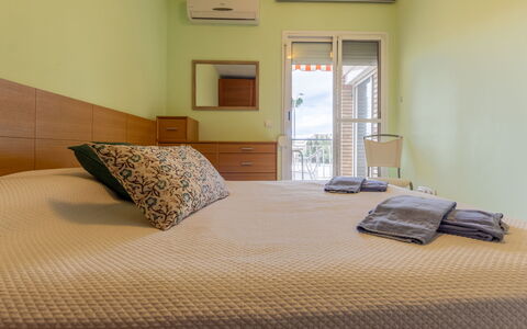 El Velero: Interior Design, Furniture, Wood, Bed, Bedroom, Floor, Flooring, Room, Ceiling, Bed Sheet