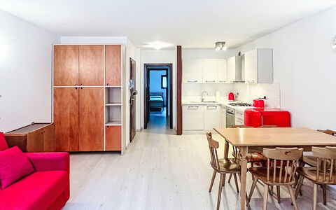Gaggia: Interior Design, Flooring, Furniture, Floor, Wood, Ceiling, Room, Apartment, Wood Flooring, Table