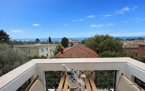 Focaincontromano Seaview, Genova: Balcony, Shade, Outdoor Furniture, Villa
