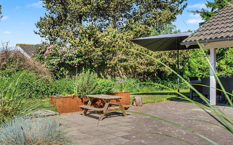 Gudrid - 550M from the Sea: Shrub, Garden, Land Lot, Shade, Groundcover, Outdoor Furniture, Cottage, Landscaping, Backyard
