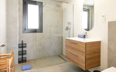 Skyhill Nerja: Flooring, Floor, Bathroom, Interior Design, Plumbing Fixture, Bathroom Cabinet, Bathroom Sink, Tile, Tap, Sink