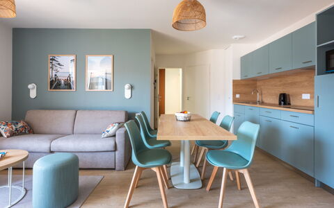 Accommodation:&nbsp;Bleu Canopée 620.5
