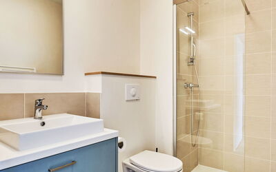 Accommodation:&nbsp;Bleu Canopée 620.5
