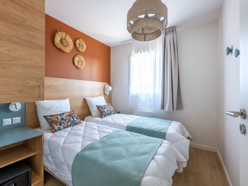 Accommodation:&nbsp;Bleu Canopée 620.5