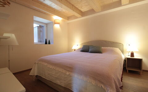 Casa Tomà Mountain View Cortina: Bed, Furniture, Interior Design, Bedroom, Wall, Floor, Flooring, Bed Sheet, Wood, Ceiling
