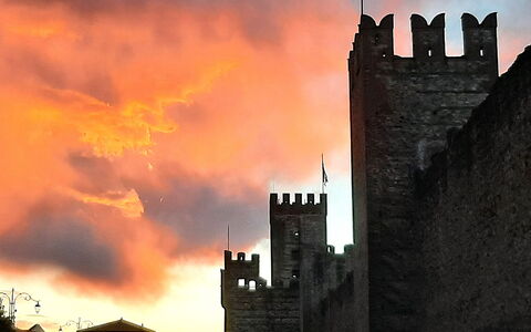 Villa Dolce Bosco with Pool, Valdobbiadene: Sky, Dusk, Evening, Sunset, Castle, Morning, Afterglow, Sunrise, Sunlight