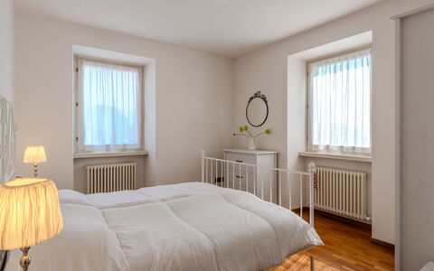 La Coccinella: Interior Design, Wall, Floor, Bed, Flooring, Bedroom, Wood, Ceiling, Room, Furniture