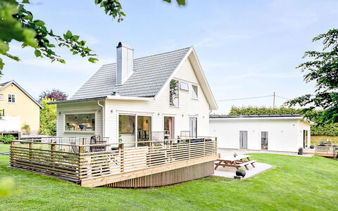 Villa Anja: House, Home, Roof, Cottage, Residential Area, Land Lot, Estate, Siding, Farmhouse, Porch
