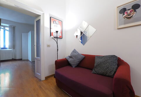 Suite Meda: Furniture, Wall, Interior Design, Flooring, Floor, Wood, Room, Apartment, Couch, Living Room