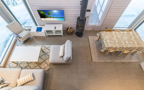 Villa Vesla: Furniture, Interior Design, Flooring, Couch, Floor, Wood, Living Room, Ceiling, Lighting