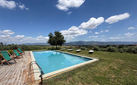 Villa Dedalo: Sky, Blue, Landscape, Land Lot, Plain, Swimming Pool, Plantation, Estate, Landscaping, Cumulus