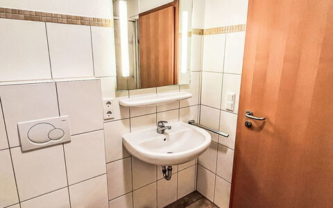 Haus 104 - Seepark Burhave: Wall, Flooring, Floor, Interior Design, Plumbing Fixture, Room, Plumbing, Sink, Bathroom, Tap