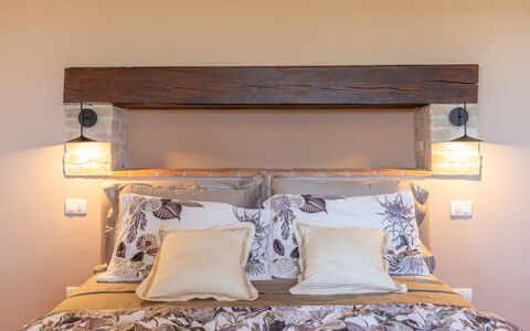 Casale Nido: Bed, Bedroom, Bedding, Bed Sheet, Furniture, Wood, Linens, Interior Design, Textile, Throw Pillow