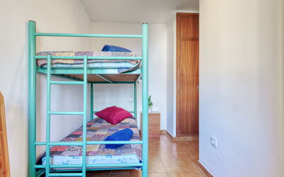 Accommodation:&nbsp;Centro Peatonal Roses 713.2