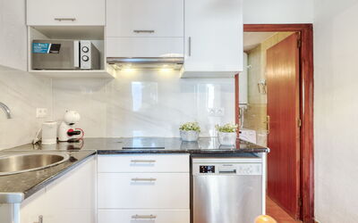 Accommodation:&nbsp;Centro Peatonal Roses 713.1