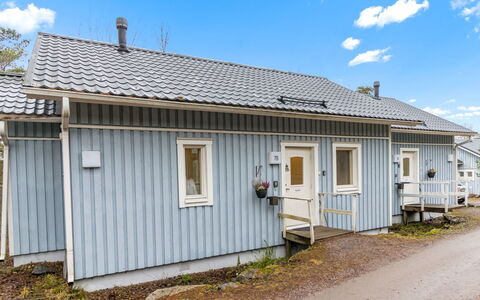 Korpilammenhuvilat 7A: Boat, Blue, Watercraft, Boats And Boating--Equipment And Supplies, Port, Waterway, Harbor, Marina, Naval Architecture, Channel